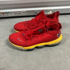 Nike LeBron 16 Low SuperBron - SIZE 13